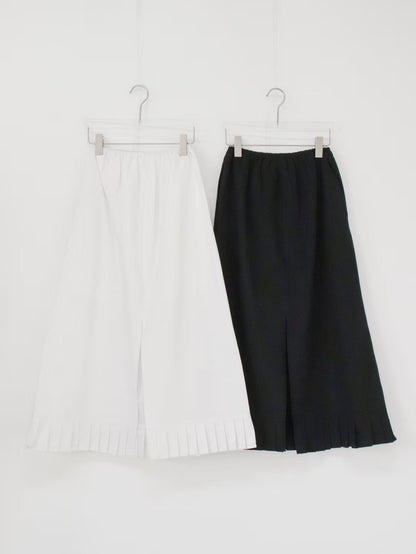 PLEAT END SKIRT