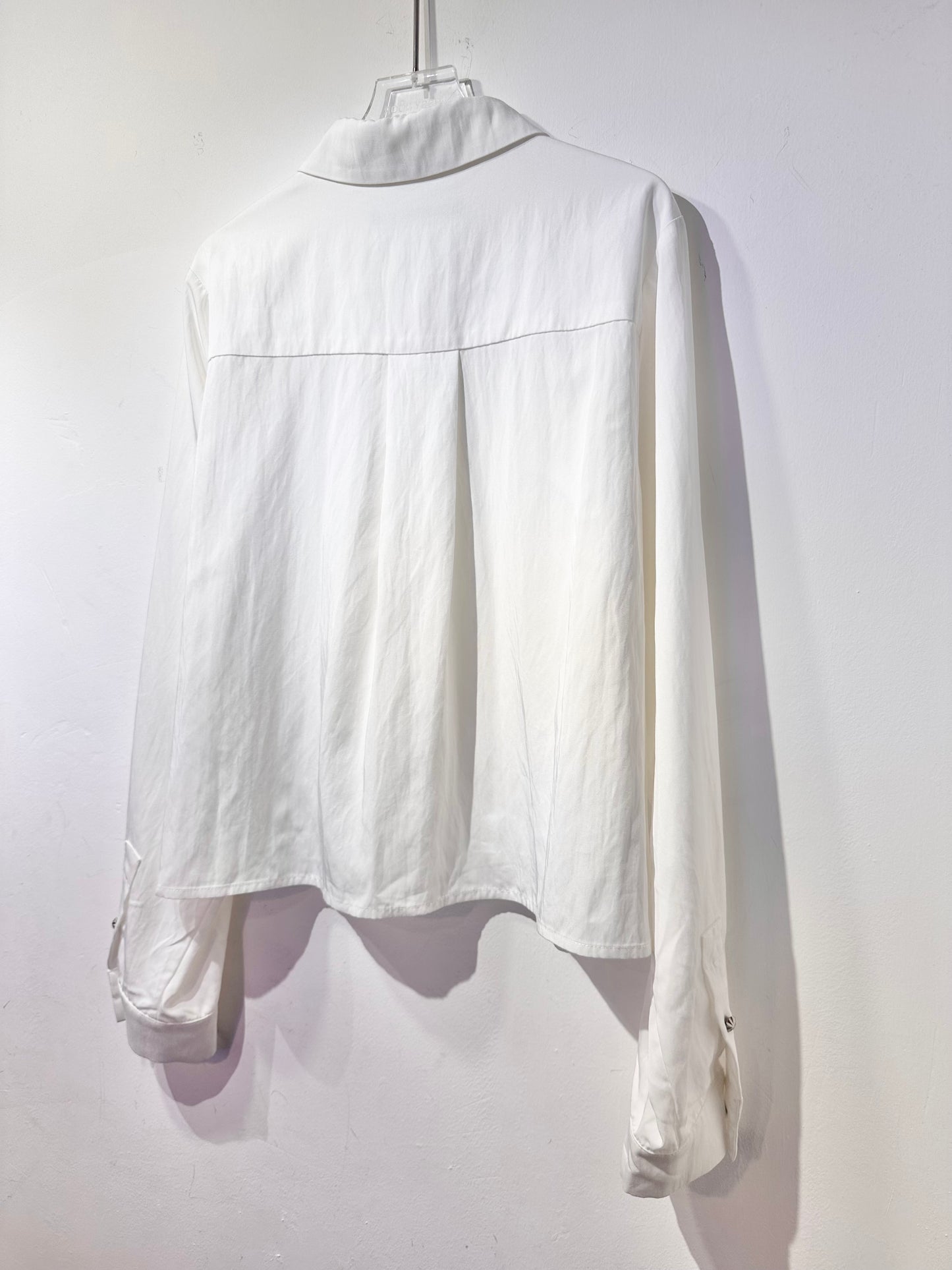 • FUSSY MADE • SOFT SILKY WHITE CROP SHIRT