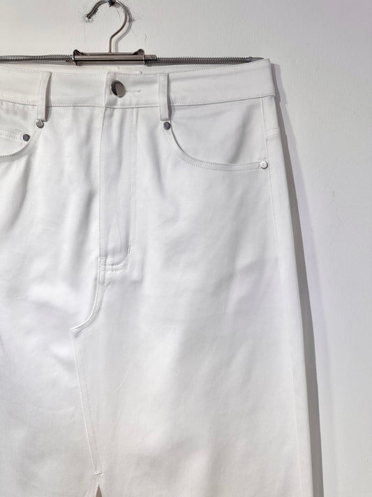 • FUSSY MADE • CLEAN BRIGHT WHITE SKIRT