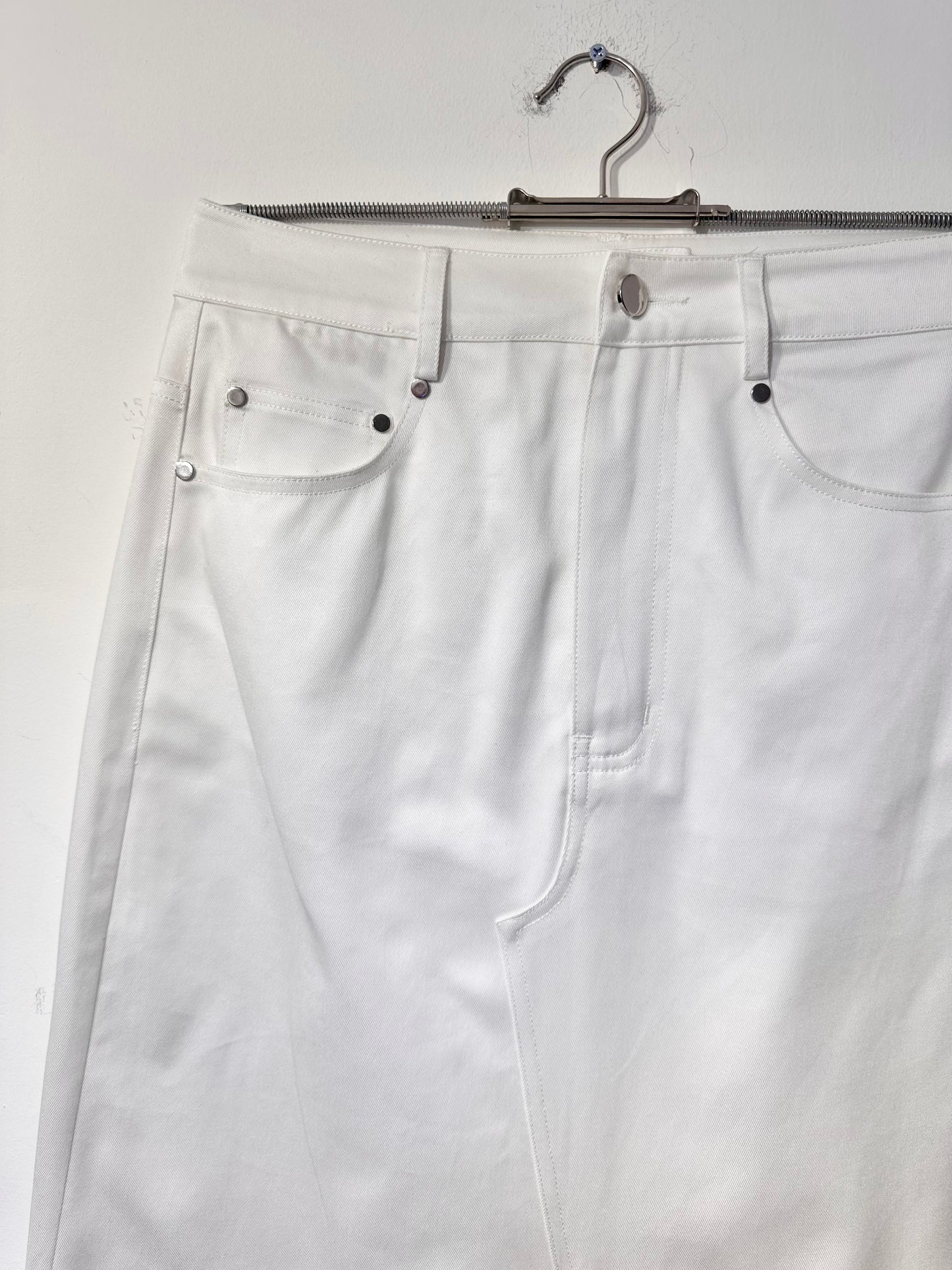 • FUSSY MADE • CLEAN BRIGHT WHITE SKIRT