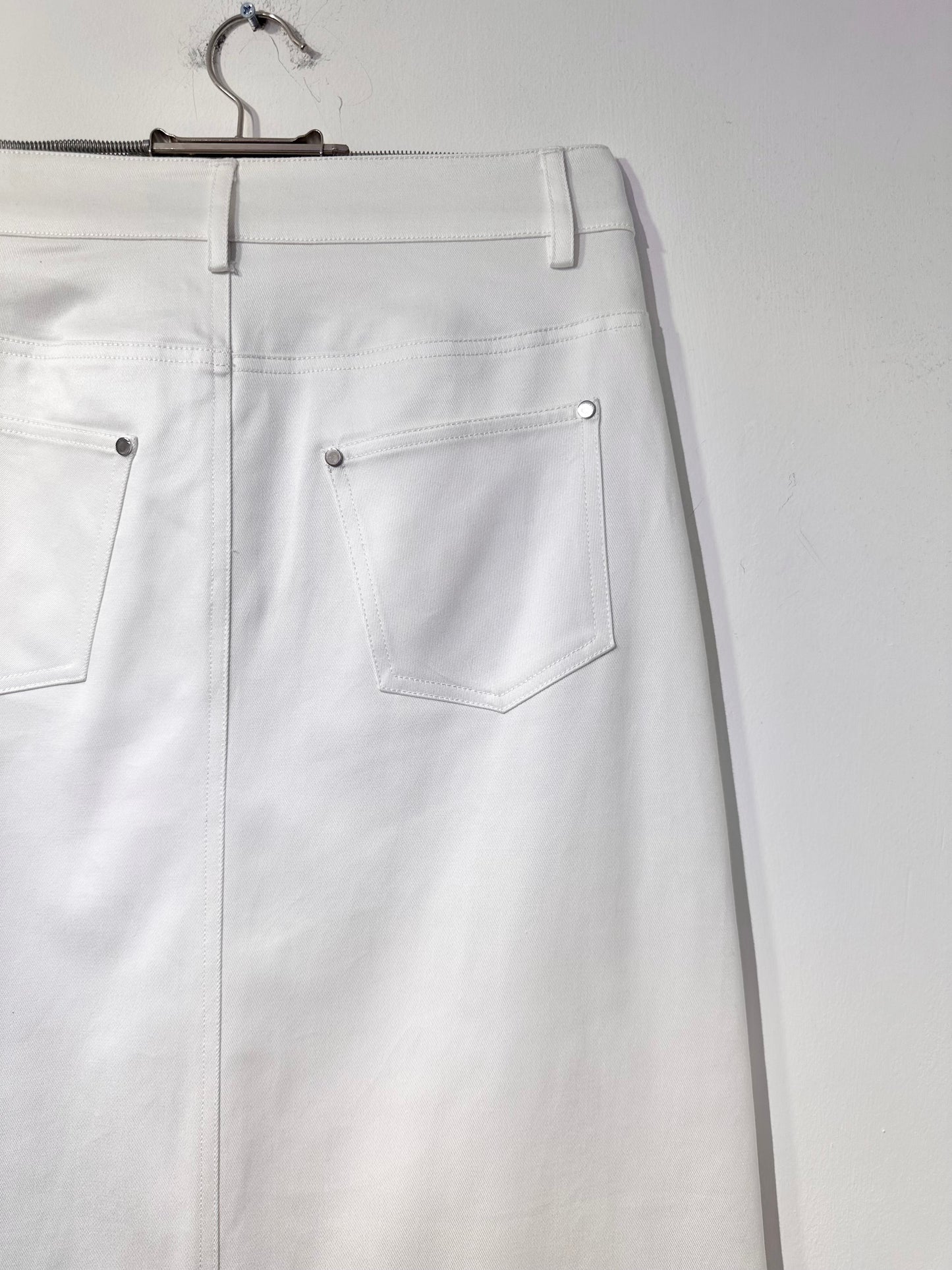 • FUSSY MADE • CLEAN BRIGHT WHITE SKIRT