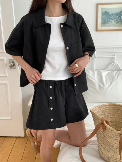 SIDE BUTTON SHORTS