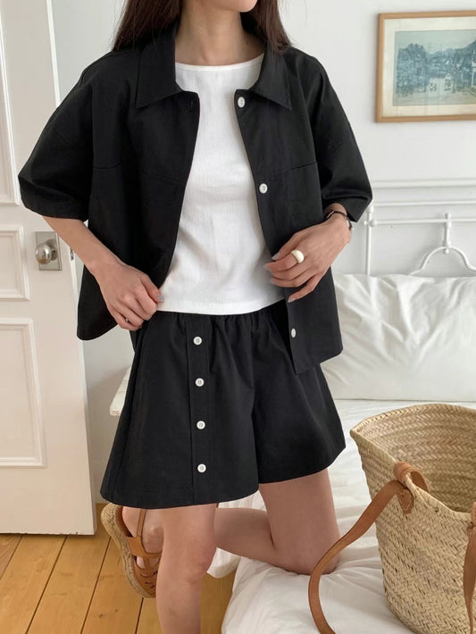 SIDE BUTTON SHORTS