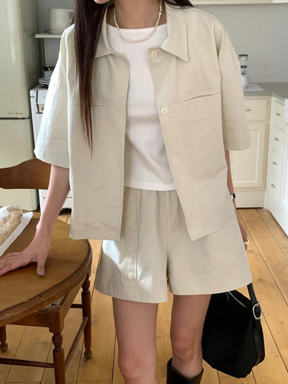 SIDE BUTTON SHORTS