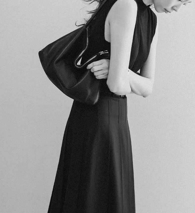 LAMBSKIN SLOUCHY SHOULDER BAG - SMALL